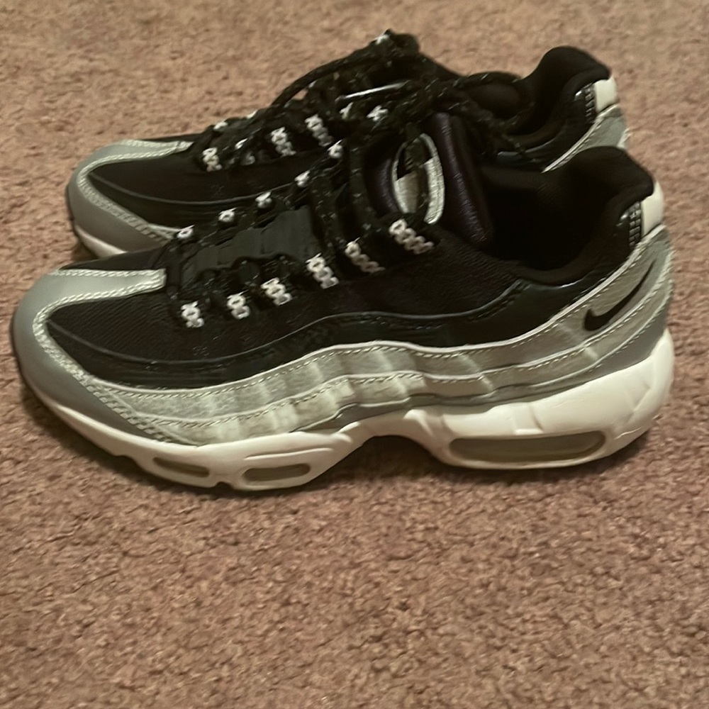 Nike AirMax Women Size 6